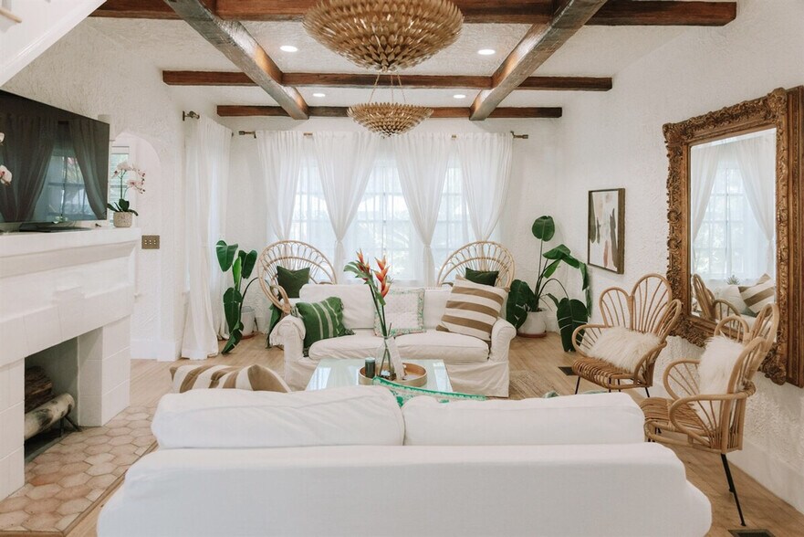 Building Photo - 442 27th St