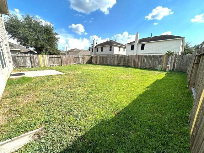 Building Photo - 25207 Diamond Ranch Dr