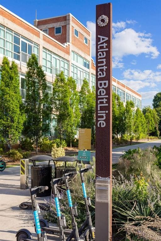 Building Photo - 655 Mead St SE