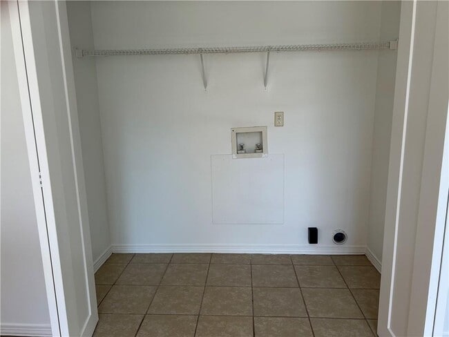 Building Photo - 132 Bayou Sara Ave