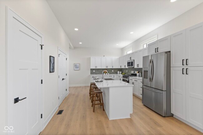 Building Photo - 1405 Deloss St