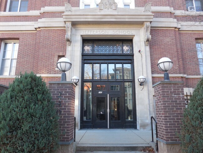 Building Photo - 240 Heath St