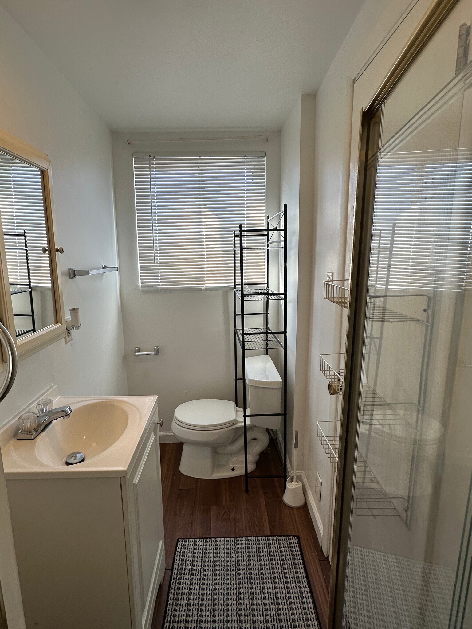 Building Photo - 134 Sherman St