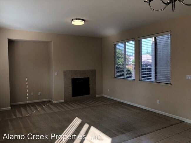 Building Photo - 4 br, 3 bath House - 648 Eldridge Avenue