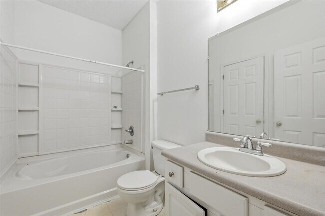 Building Photo - 1202 Walden Park Dr