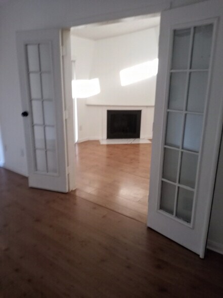 Building Photo - 10075 Westpark Dr