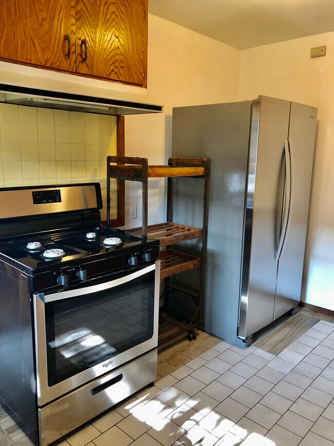 Building Photo - 654 Tularosa Dr