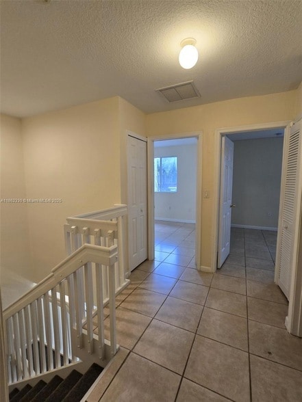 Building Photo - 2610 SE 14th Ave