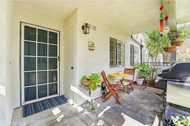 Building Photo - 24486 Howes Dr