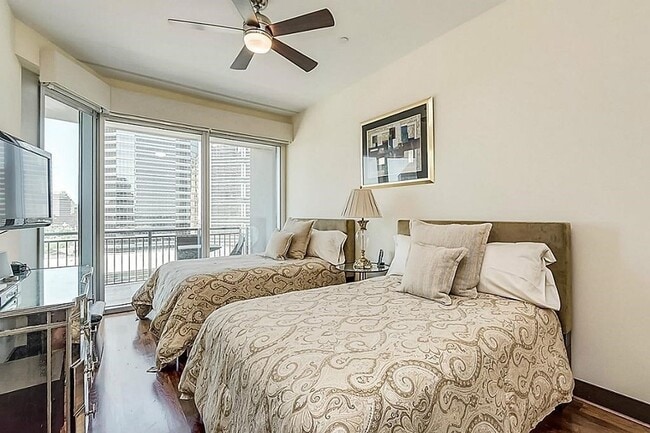 Building Photo - 1600 Post Oak Blvd