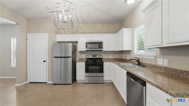 Building Photo - 107 Rosedale Ave