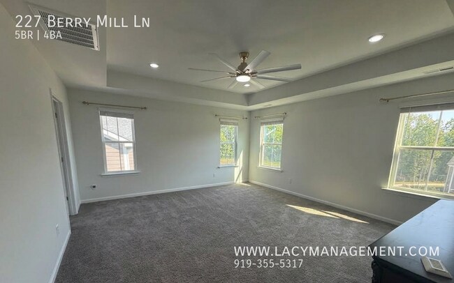 Building Photo - 227 Berry Ml Ln