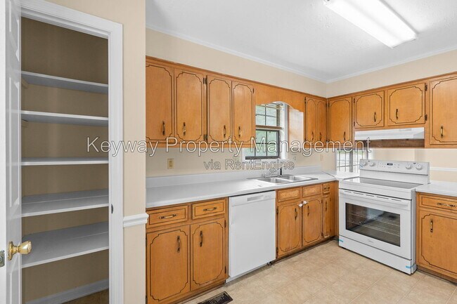 Building Photo - 3638 Karleen Rd