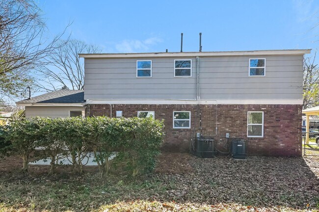Building Photo - 3069 Churchill St