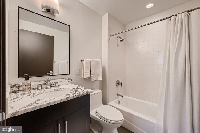 Building Photo - 1200 Steuart St