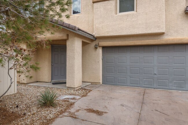 Building Photo - 3 bedroom single family home in Henderson!