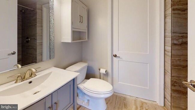 Building Photo - 2029 S Glebe Rd