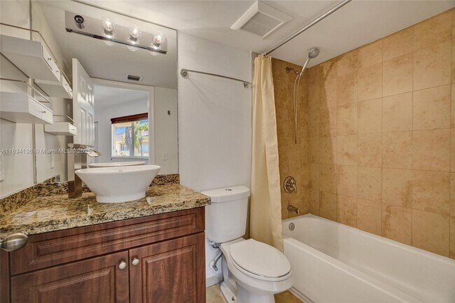 Building Photo - 6235 SW 47th Manor