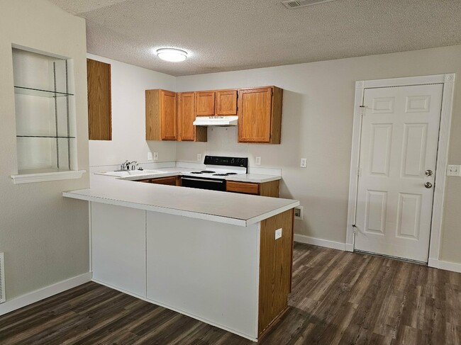 Building Photo - 1111 Tunbridge Dr