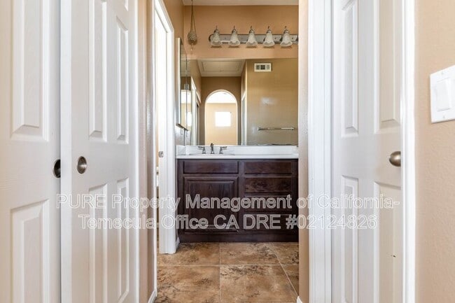 Building Photo - 44978 Bellflower Ln