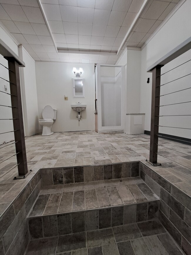 Building Photo - 2883 Charing Rd