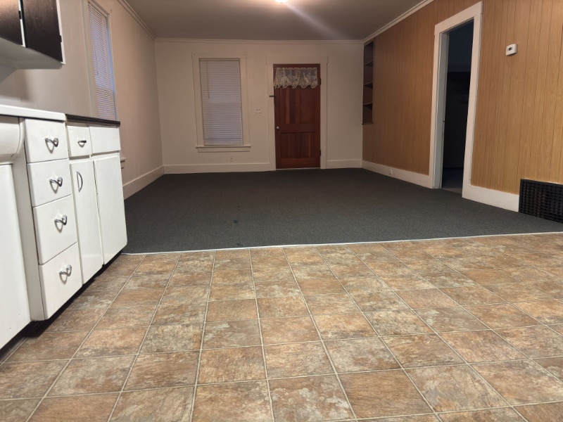 Building Photo - 47 Elkins St