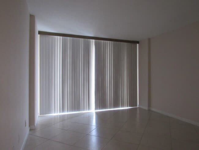 Building Photo - 3580 S Ocean Blvd