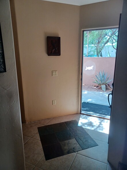 Entrance - 3135 N Olsen Ave