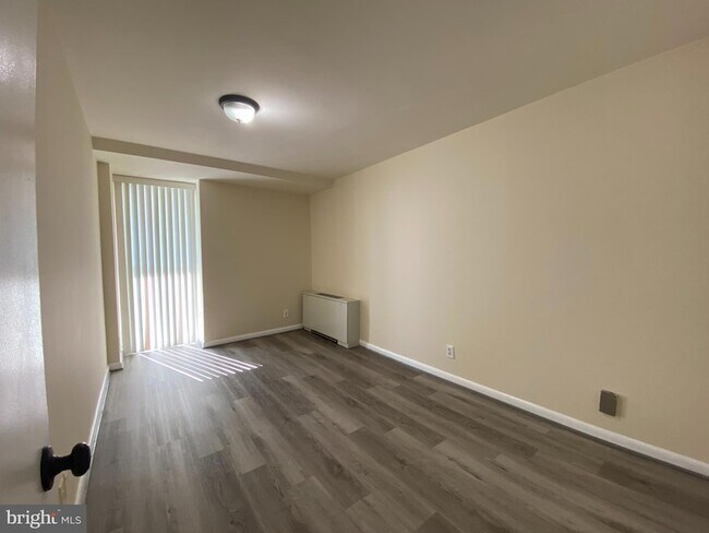 Building Photo - 301 N Beauregard St