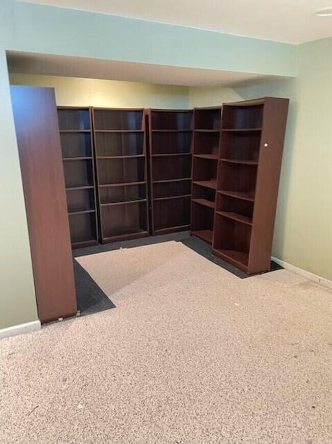 Building Photo - 1929 Harley Dr