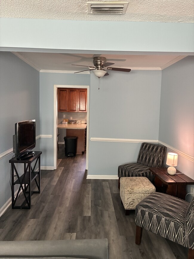 Building Photo - 700 Crystal Springs Ct