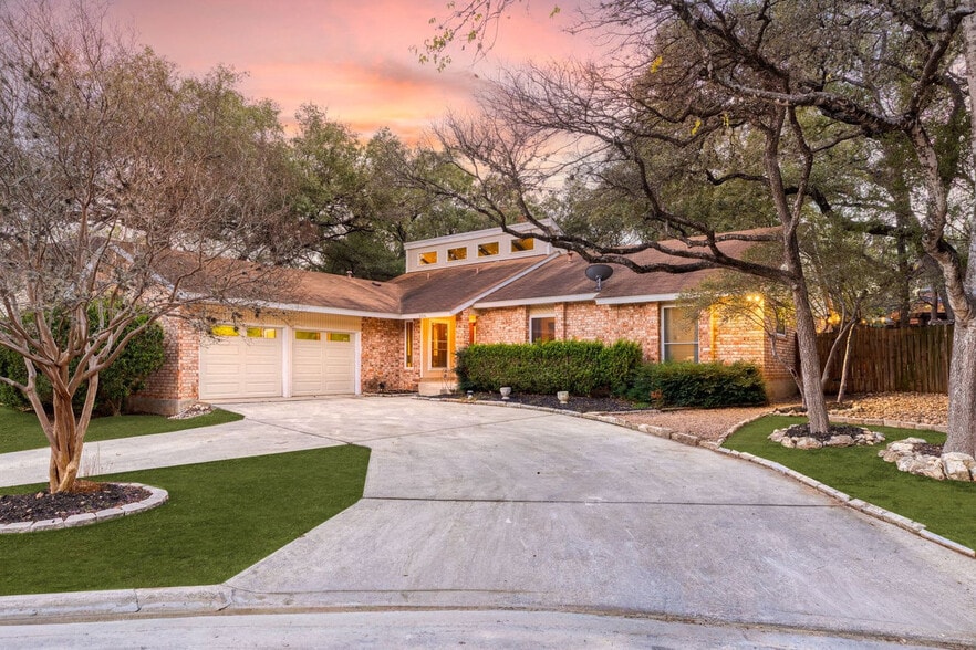 Building Photo - 326 Whisper Wood Ln