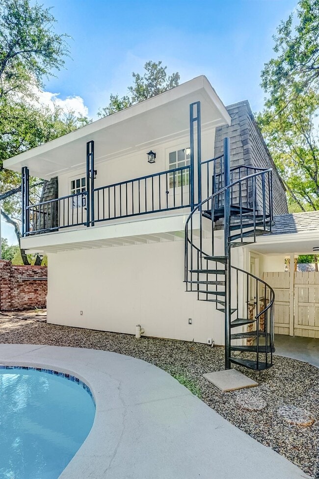 Building Photo - 5219 Lookout Mountain Dr