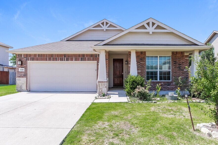 Primary Photo - 1640 Kawati Way