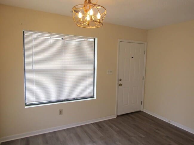 Building Photo - 1095 Plantation Dr