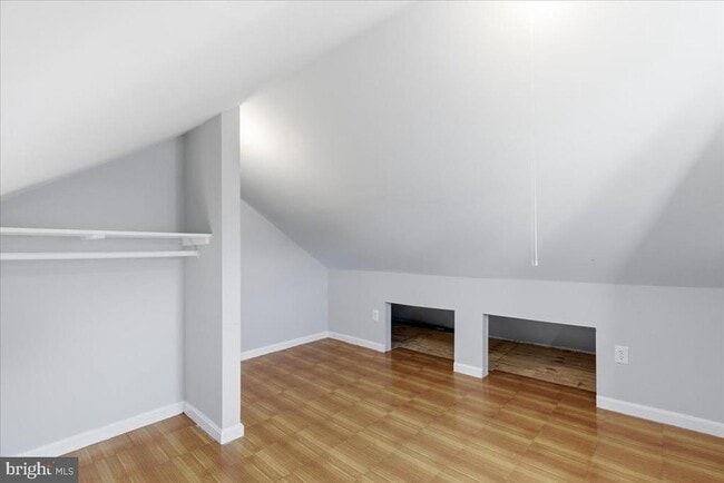 Building Photo - 403 S Veitch St