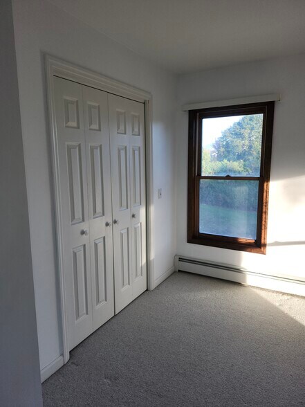 2nd Floor Master - 2 Tiffany Ln