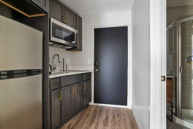 Building Photo - 89 Cottage St