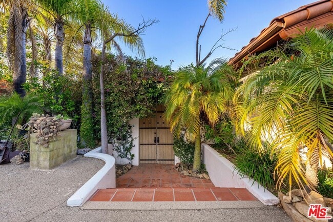 Primary Photo - 20333 Reigate Rd