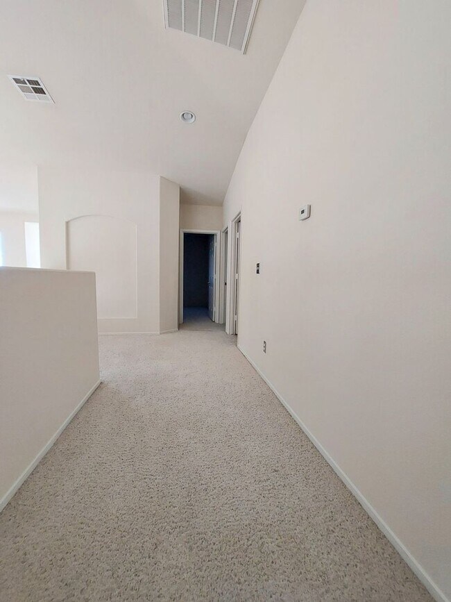 Building Photo - GREEN VALLEY RANCH