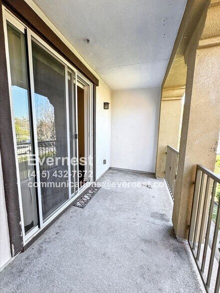 Building Photo - 764 Grandview Ter