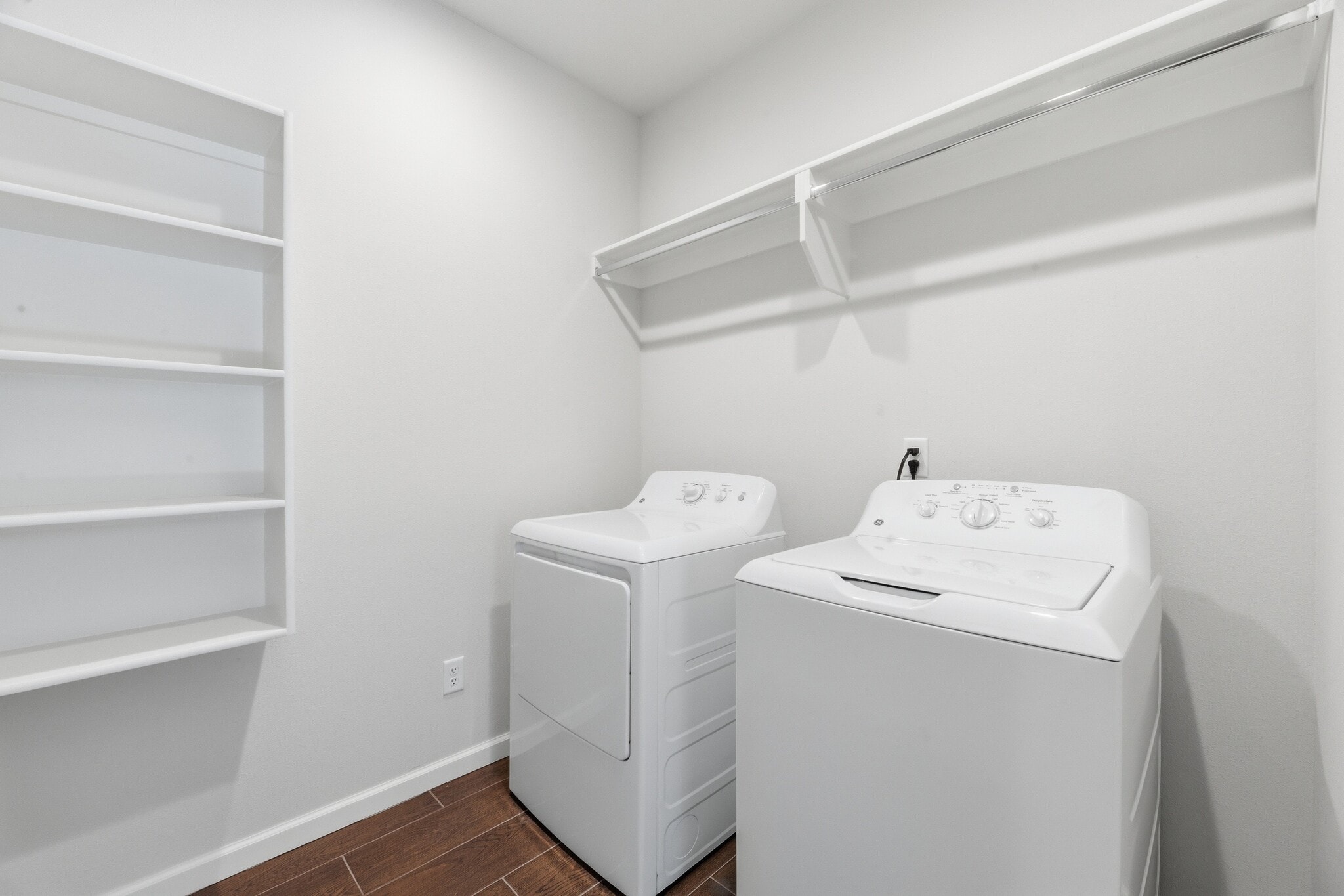 Building Photo - 316 E Elgin St