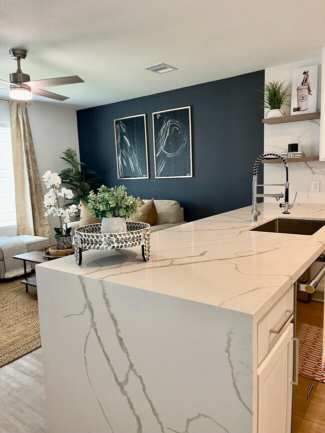 Building Photo - 21431 Carosella Dr