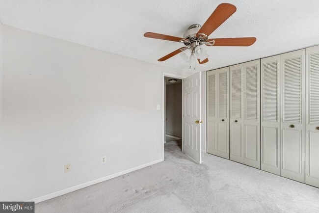 Building Photo - 1581 Woodcrest Dr