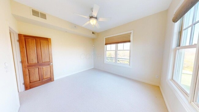 Building Photo - 5745 Newbank Cir