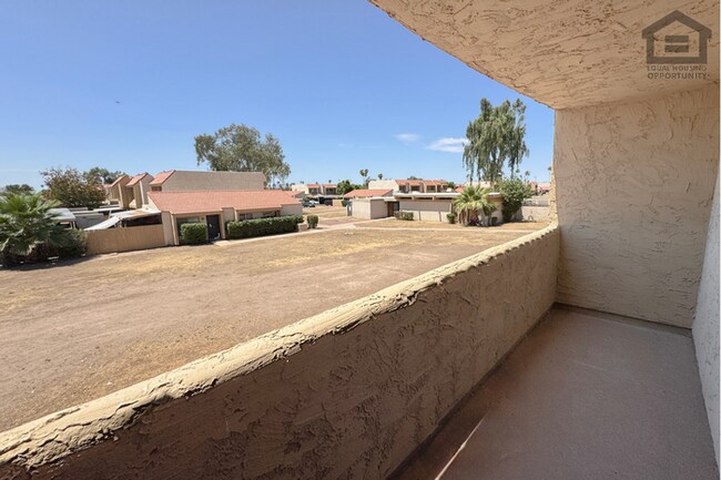 Building Photo - 3Bed/2Bath Townhouse at 47th Ave/Maryland Ave! Ready for Immediate Move-In! – FENCED-IN YARD!