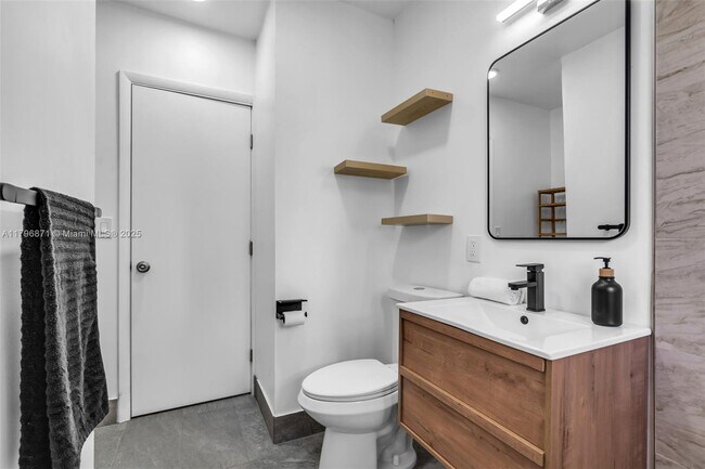 Building Photo - 3225 SW 58th Ave