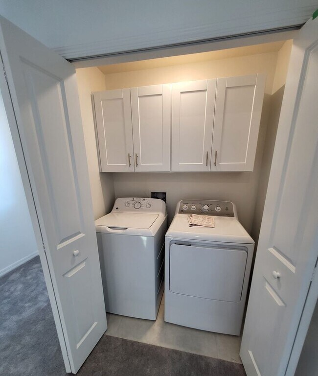 Building Photo - Available Now : 4 Bedroom 2 Bath Two Story...