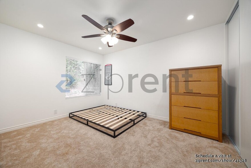 Building Photo - 9453 Stargaze Ave