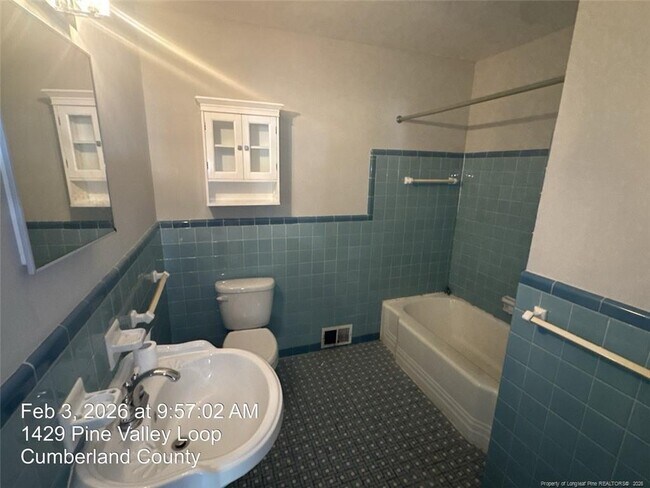 Building Photo - 1429 Pine Valley Loop